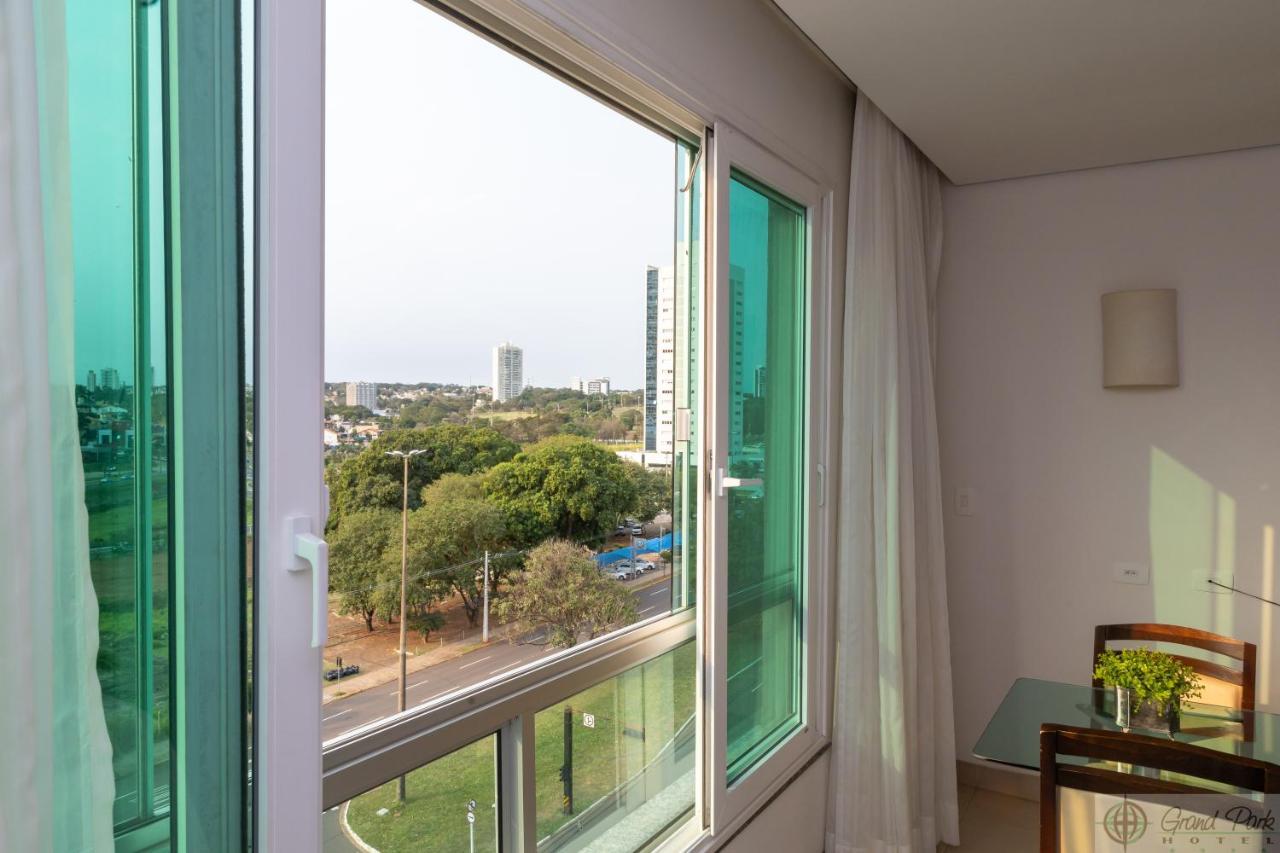 Hotel Grand Park Кампу-Гранди Экстерьер фото