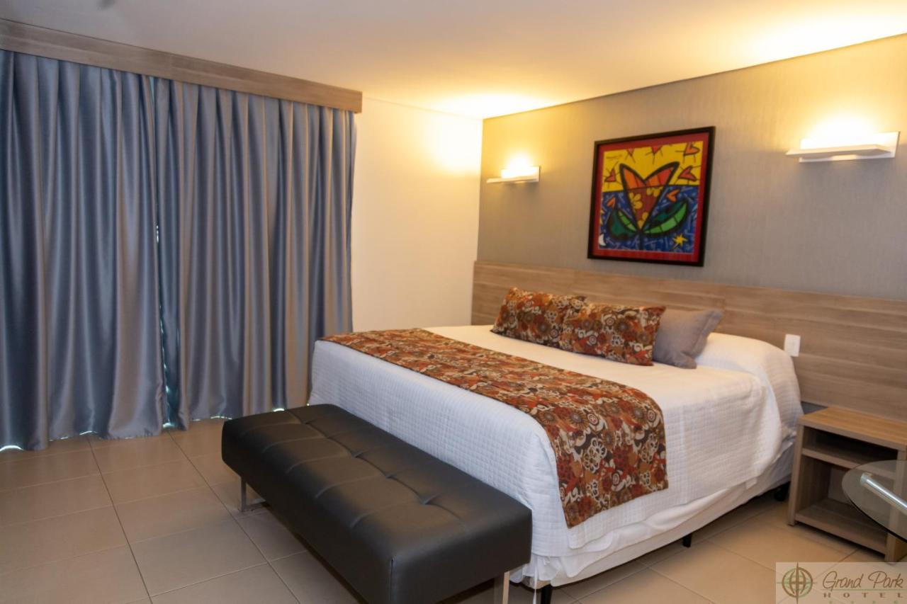 Hotel Grand Park Кампу-Гранди Экстерьер фото