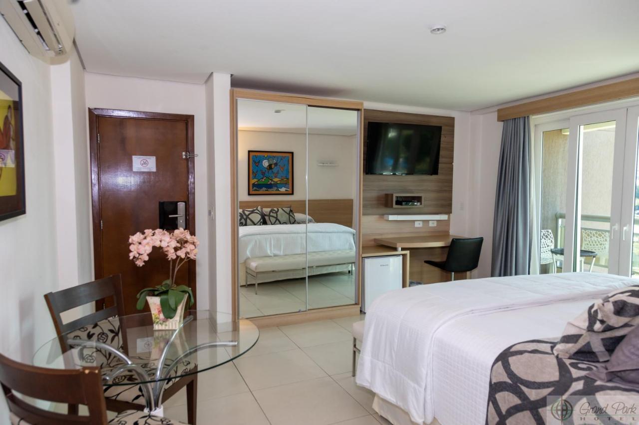 Hotel Grand Park Кампу-Гранди Экстерьер фото