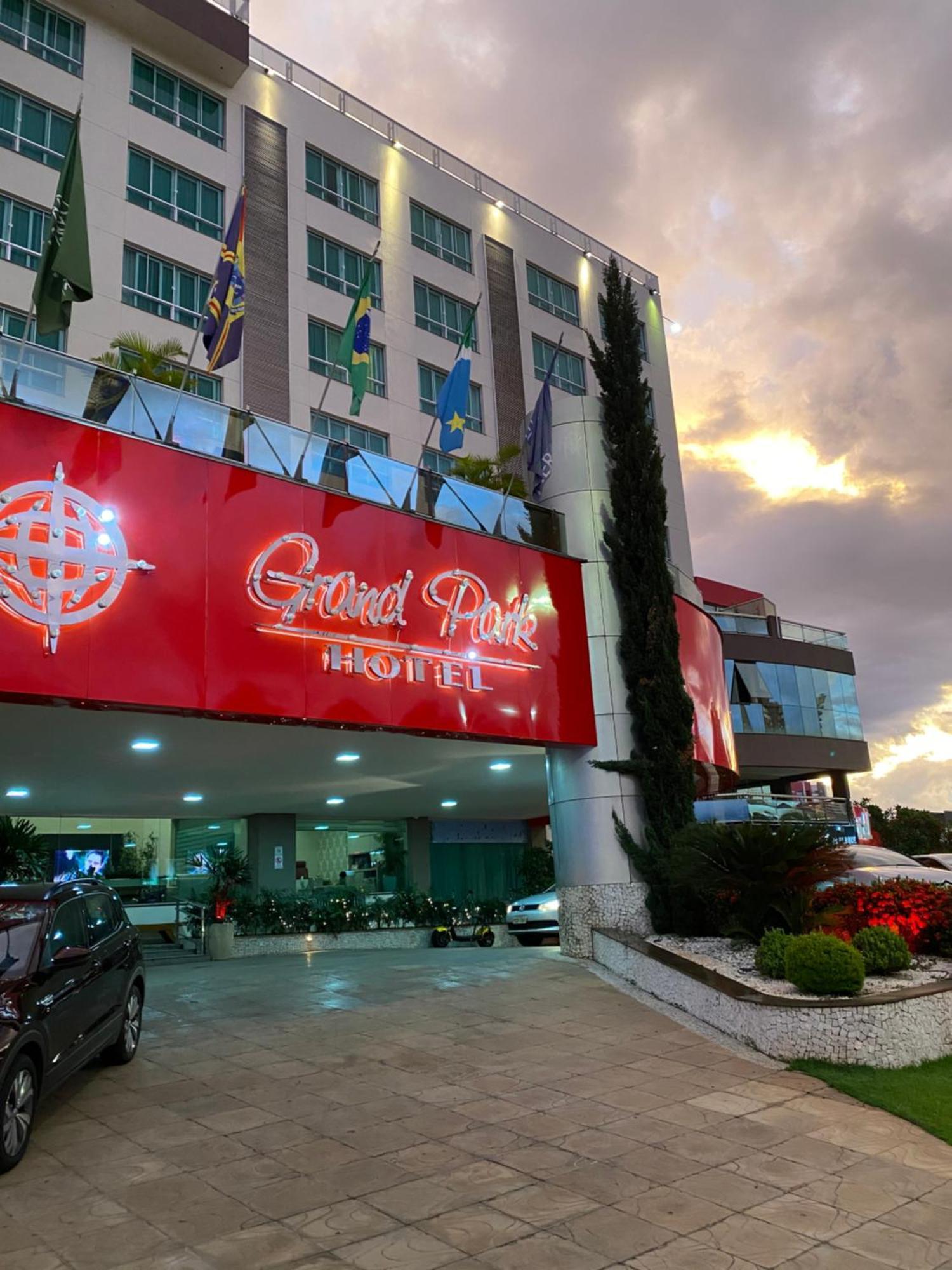 Hotel Grand Park Кампу-Гранди Экстерьер фото