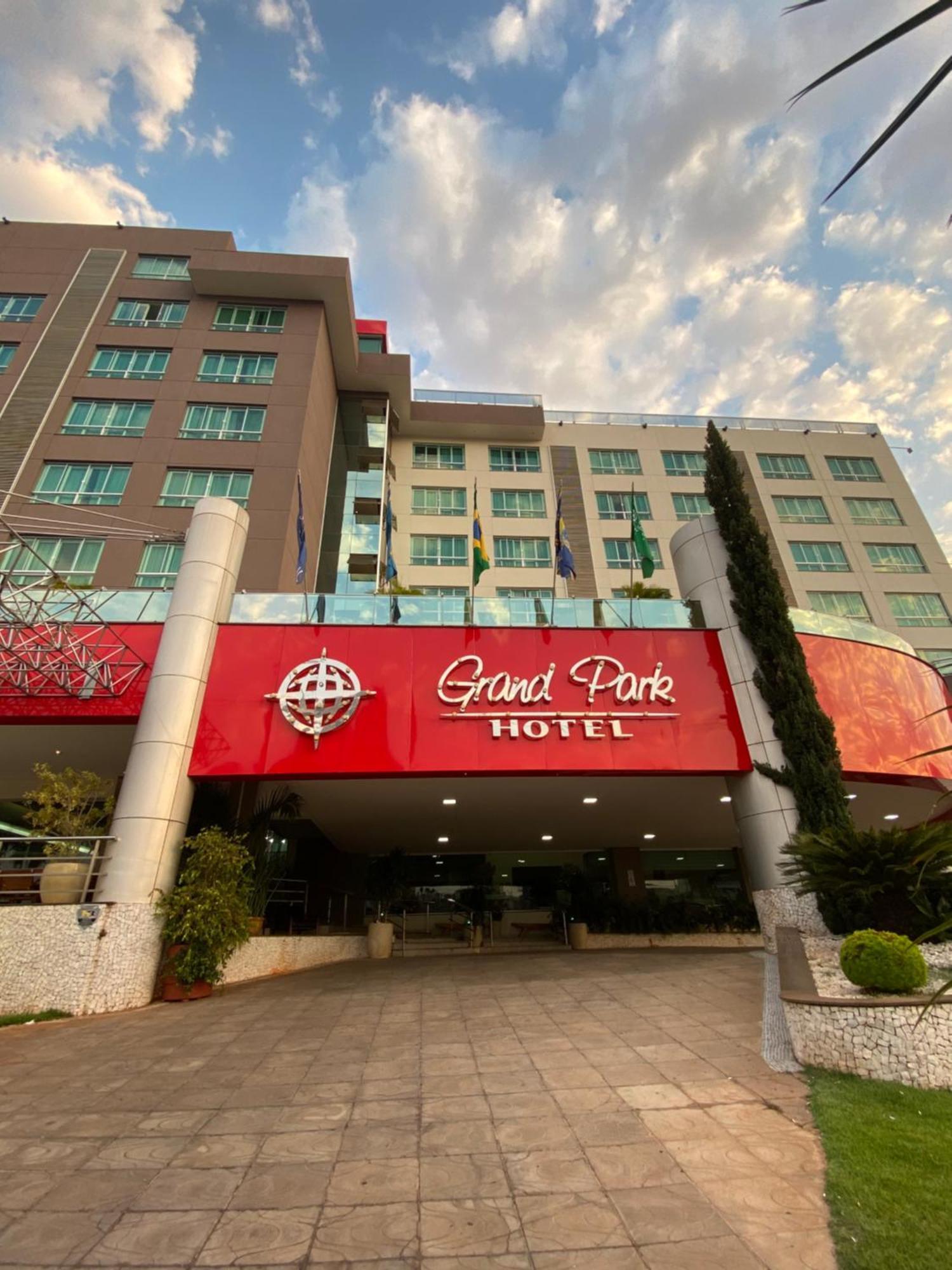 Hotel Grand Park Кампу-Гранди Экстерьер фото